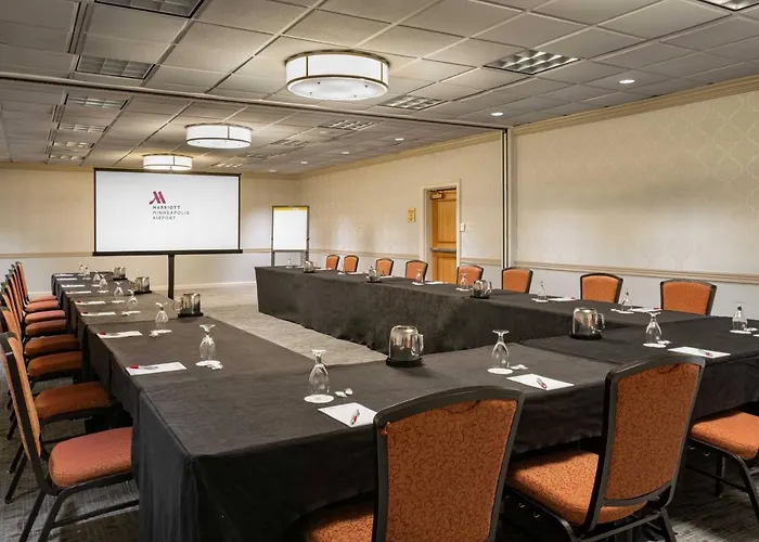 Hotel Doubletree By Hilton Minneapolis Airport, Mn 3*