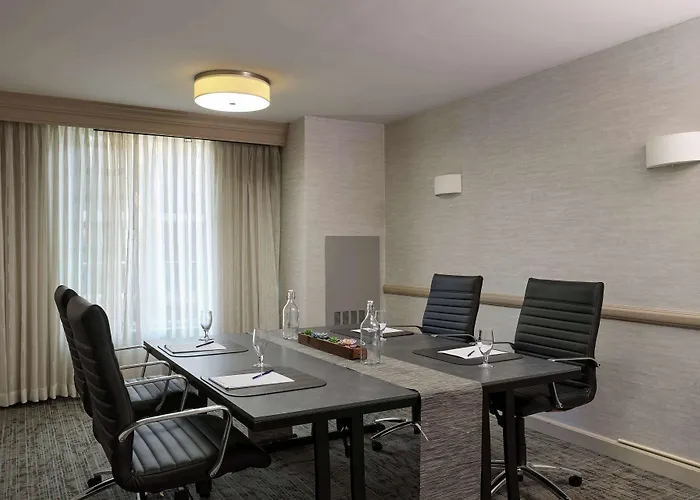 Hotel Doubletree By Hilton Minneapolis Airport, Mn 3*